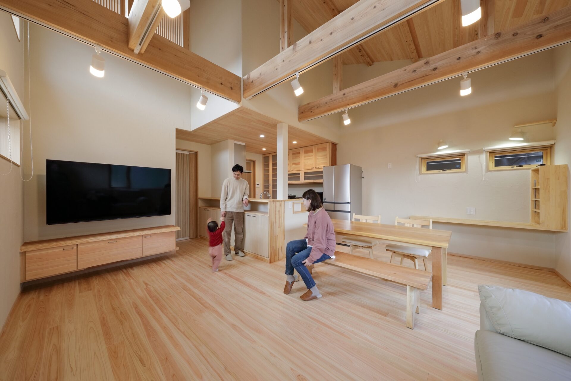 自然素材と大屋根デザインで叶えた、健やかな家｜燕市