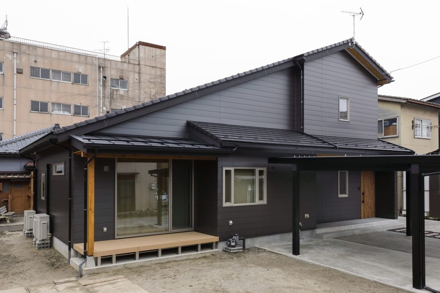 自然素材とアイデアが詰まった開放的な家｜新潟市秋葉区