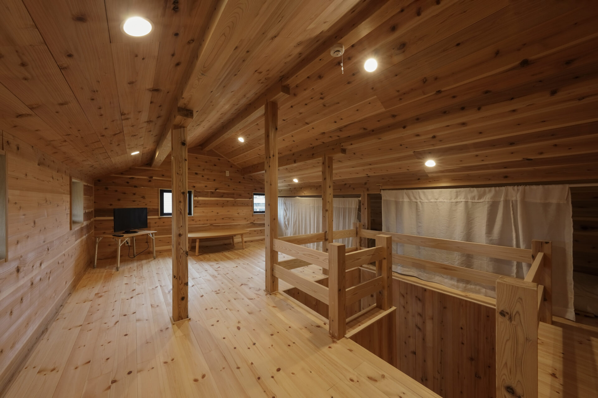 無垢材に包まれた、暮らしと仕事を楽しむ平屋｜新潟市秋葉区