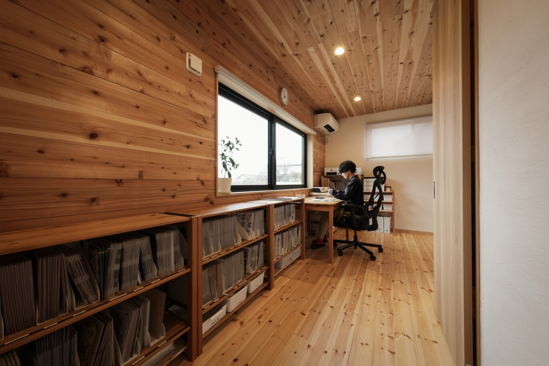 無垢材に包まれた、暮らしと仕事を楽しむ平屋｜新潟市秋葉区