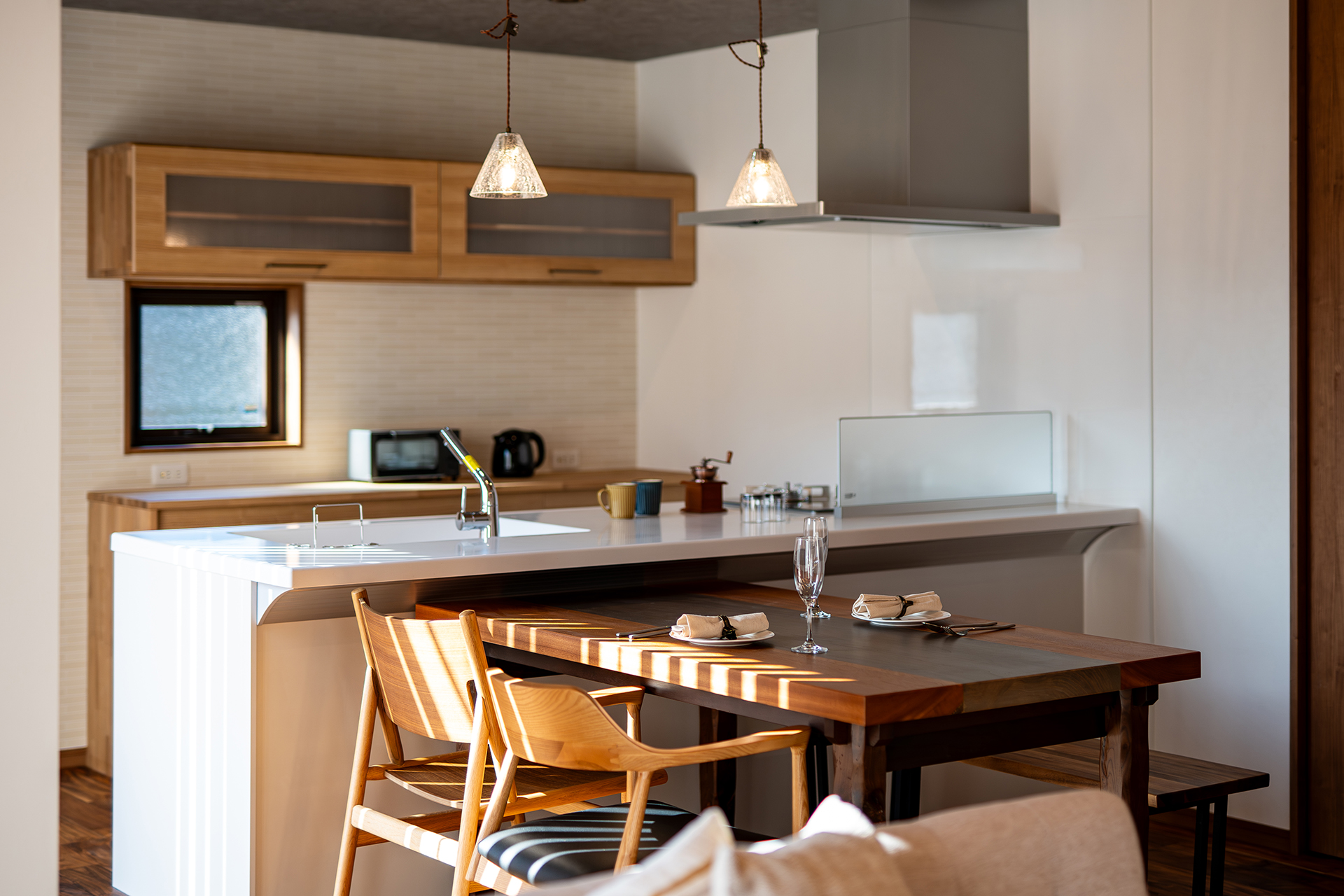 自然素材に包まれた人も猫も心地よく暮らせる住まい｜新潟市西区